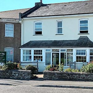 Links Side Guest House